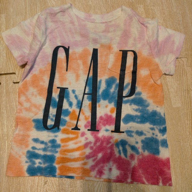 GAP(ギャップ)のGAP Tシャツ キッズ/ベビー/マタニティのキッズ服男の子用(90cm~)(Tシャツ/カットソー)の商品写真