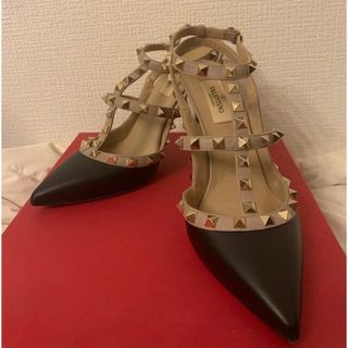 ヴァレンティノ(VALENTINO)のヴァレンティノ　ロックスタッズパンプス(ハイヒール/パンプス)