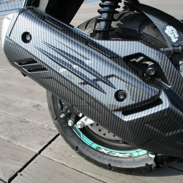 新型PCX【JK05/KF47】デビル・リヤマフラーカバー(カーボン色 新型PCX【JK05/KF47】デビル・リヤマフラーカバー(カーボン色