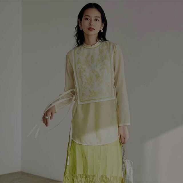 【2022ss完売品】AMERI EMBROIDERY APRON BLOUSE