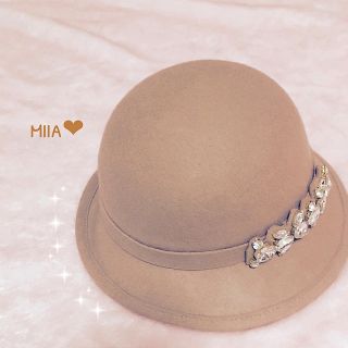 ミーア(MIIA)のMIIA❁︎ビジューアシメボーラーハット(ハット)