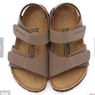 ビルケンシュトック(BIRKENSTOCK)の《大幅値下げ中》《最終値下げ》ビリケンシュトック　キッズ　サンダル(サンダル)