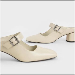 チャールズアンドキース(Charles and Keith)のメリージェーン ブロックヒールミュール(ハイヒール/パンプス)