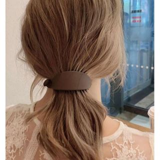 マットカラー バナナクリップ バレッタ ヘアクリップ ベージュrの通販