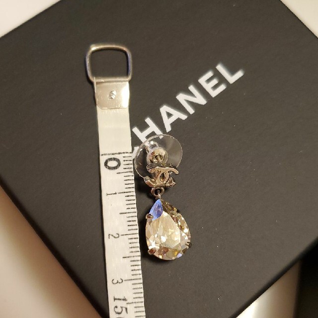 完売品【CHANEL】クリスタルスイングピアス