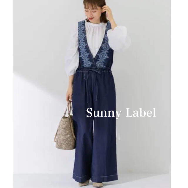 Sonny Label(サニーレーベル)のURBAN RESEARCH Sonny Label クロス刺繍デニムサロペット レディースのパンツ(サロペット/オーバーオール)の商品写真