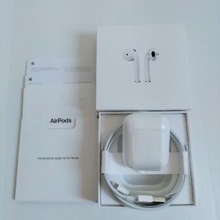 アップル(Apple)のApple  アップル  AirPods  MV7N2J/A   第二世代(ヘッドフォン/イヤフォン)