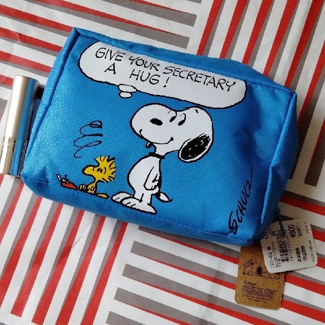 SNOOPY(スヌーピー)の新品　スヌーピー　ポーチ　ブルー レディースのファッション小物(ポーチ)の商品写真