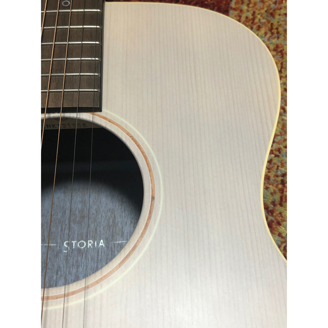 ヤマハ(ヤマハ)のYAMAHA storia ミルク様専用　ギタースタンド、チューナー、カポ付き 楽器のギター(アコースティックギター)の商品写真