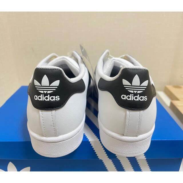 adidas(アディダス)の☆新品未使用☆adidas アディダス スーパースター FV3284 23.5 レディースの靴/シューズ(スニーカー)の商品写真