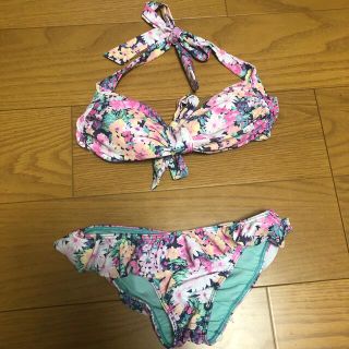 【未着用】着痩せ　リボン　花柄　ボタニカル　フラワー　カラフル　ビキニ　フリル(水着)