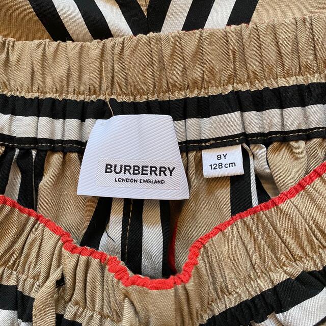 BURBERRY(バーバリー)の【専用出品】バーバリー　キッズ☆ショートパンツ☆size8 キッズ/ベビー/マタニティのキッズ服女の子用(90cm~)(パンツ/スパッツ)の商品写真