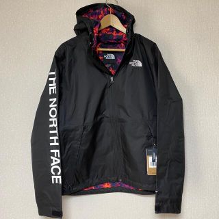 ザノースフェイス(THE NORTH FACE)のメンズ新品★海外限定★ノースフェイス マウンテンパーカー 黒裏地プリント柄S★(マウンテンパーカー)