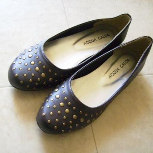 【Ｈ２】スタッズ バレエ シューズ ２２．５㎝２Ｅ ブラウン レディースの靴/シューズ(バレエシューズ)の商品写真