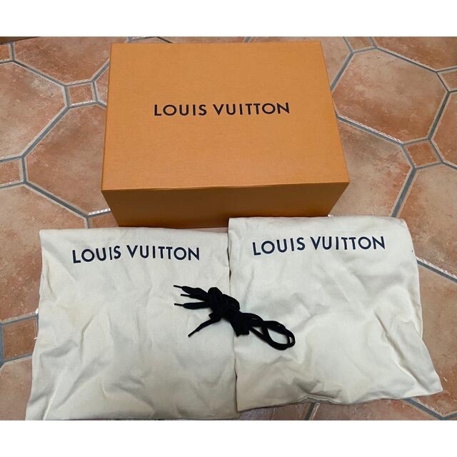 LOUIS VUITTON(ルイヴィトン)のLOUIS VUITTON モノグラム スニーカー 8 メンズの靴/シューズ(スニーカー)の商品写真