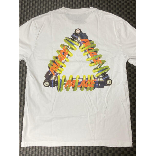 PALACE(パレス)のtaka2gu様 PALACE SKATEBOARDS TRI PUMPING メンズのトップス(Tシャツ/カットソー(半袖/袖なし))の商品写真