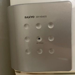 サンヨー(SANYO)の冷蔵庫【サンヨーSR-HS42G】ドアポケット、仕切り板、部品(冷蔵庫)