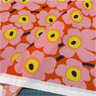 マリメッコ(marimekko)の⭐️キープ マリメッコ 生地 ミニウニッコ オレンジ2018夏限定(生地/糸)