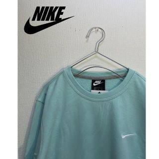 ナイキ(NIKE)の【新品】NIKE ナイキ ロゴ刺繍　ライトデュー　スウェット　トレーナー　L(スウェット)