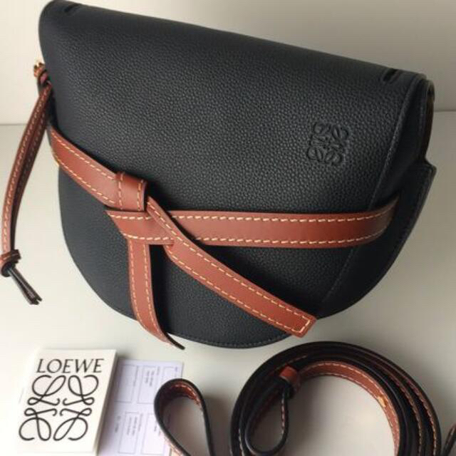 LOEWE(ロエベ)のLOEWE Gate' small crossbody bag スモール レディースのバッグ(ショルダーバッグ)の商品写真