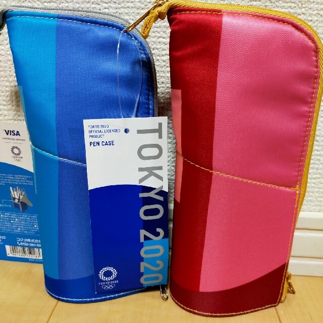 コクヨ(コクヨ)の東京オリンピック　2020　筆箱　2個　赤　青　ペンケース　ふでいれ　公式グッズ インテリア/住まい/日用品の文房具(ペンケース/筆箱)の商品写真