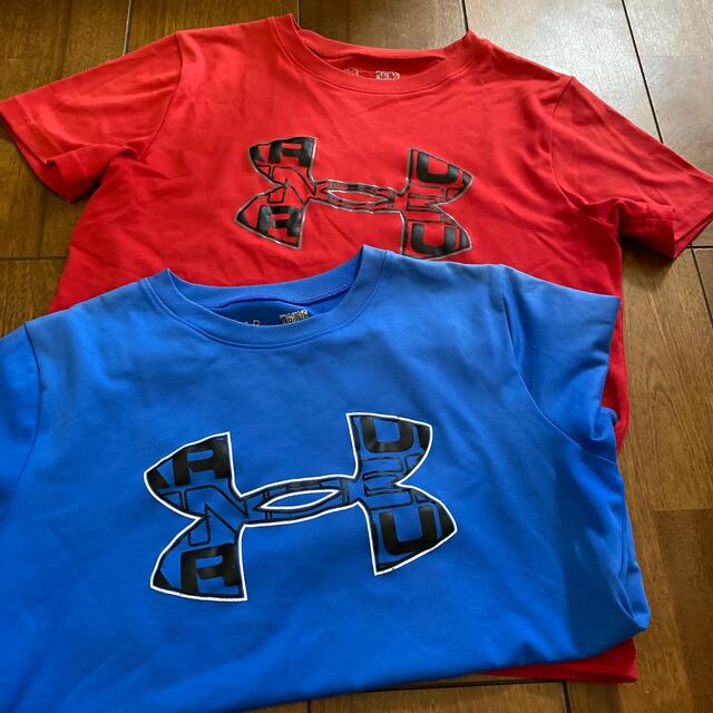 UNDER ARMOUR(アンダーアーマー)の子供用　半T2枚 キッズ/ベビー/マタニティのキッズ服女の子用(90cm~)(Tシャツ/カットソー)の商品写真