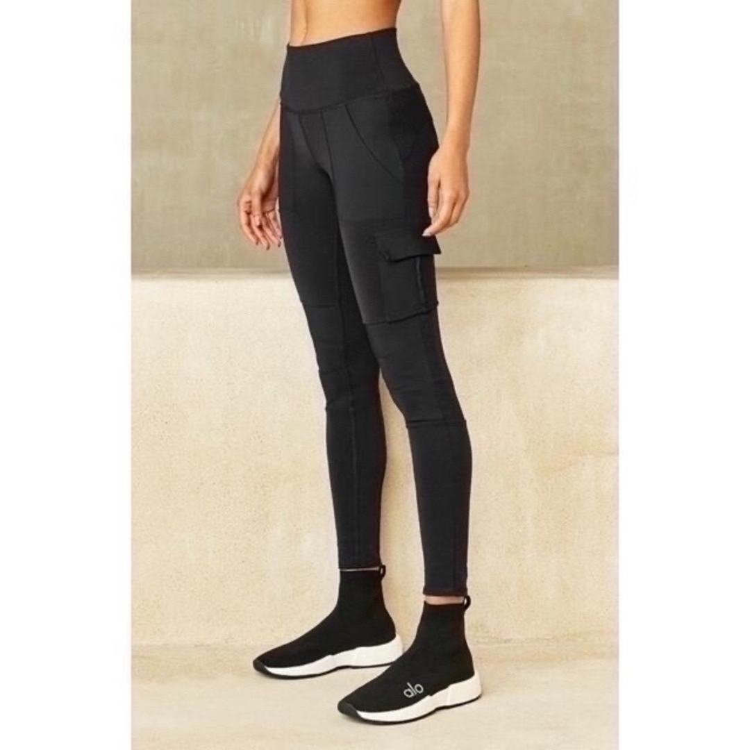 値下げ 新品ALO YOGA HIGH-WAIST CARGO LEGGING 値下げ 新品ALO YOGA HIGH-WAIST CARGO LEGGING