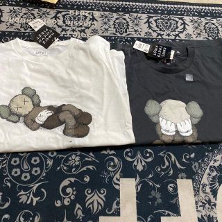 ユニクロ(UNIQLO)のUNIQLO × KAWS Tシャツ White  ブラック 160(Tシャツ/カットソー(半袖/袖なし))