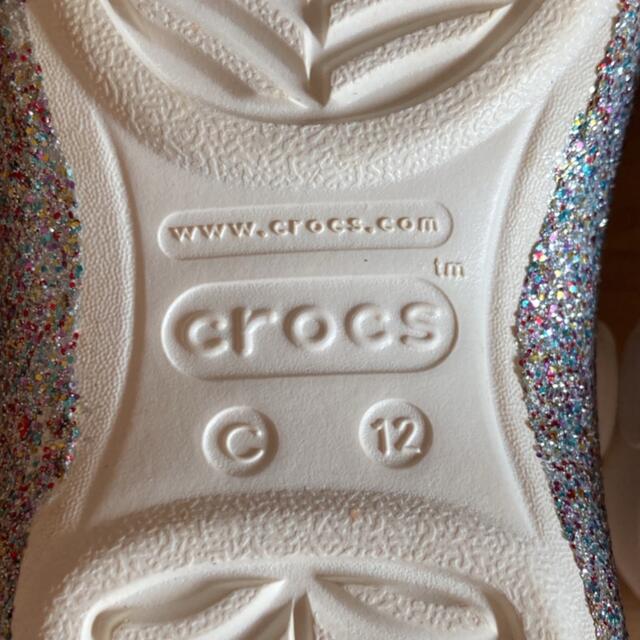 crocs(クロックス)のほぼ新品　クロックス　グリッター　ラメ　サンダル　女の子　美品 キッズ/ベビー/マタニティのキッズ靴/シューズ(15cm~)(サンダル)の商品写真