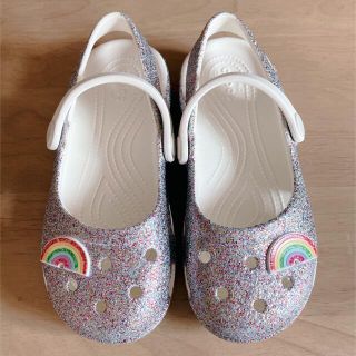 クロックス(crocs)のほぼ新品　クロックス　グリッター　ラメ　サンダル　女の子　美品(サンダル)