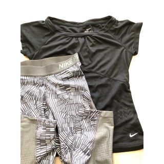 ナイキ(NIKE)のナイキNIKE トレーニングウェアセット《Sサイズ》 (ヨガ)