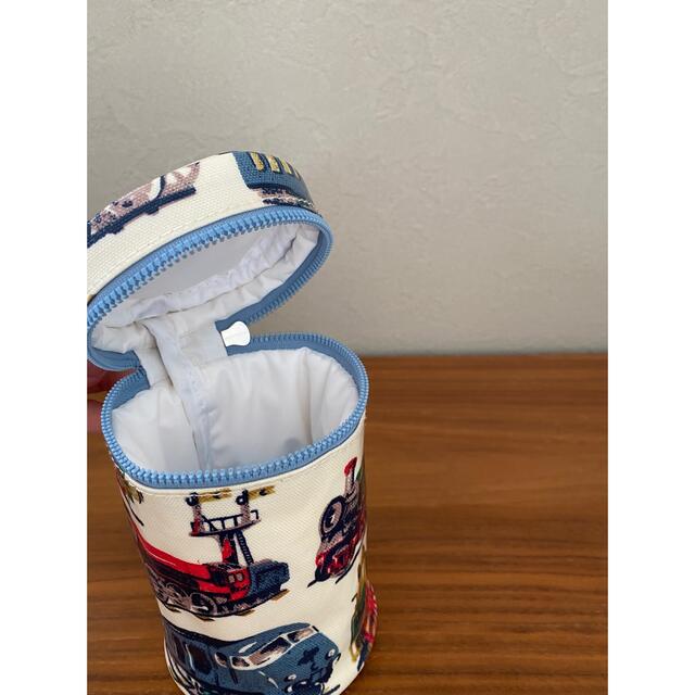 Cath Kidston(キャスキッドソン)の【新品・2点セット】キャスキッドソン　エプロン・ミルクポーチ キッズ/ベビー/マタニティのこども用ファッション小物(その他)の商品写真