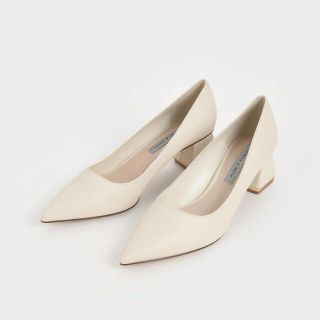 チャールズアンドキース(Charles and Keith)のトラペーズヒールパンプス(ハイヒール/パンプス)