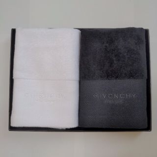 ジバンシィ(GIVENCHY)のGIVENCHY フェイスタオル 白 黒 2枚セット(タオル/バス用品)