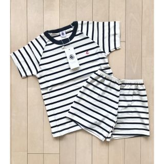 プチバトー(PETIT BATEAU)の新品✦PETIT BATEAU パジャマ&リブソックス 2P(パジャマ)