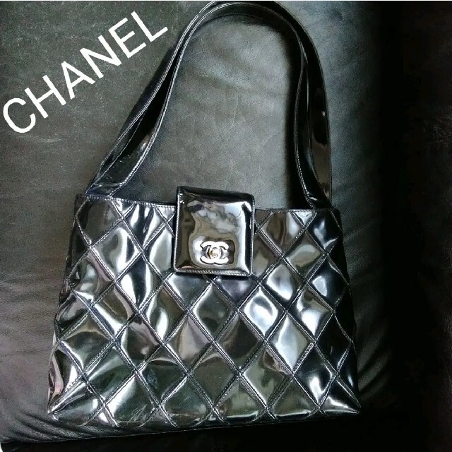 人気メーカー・ブランド CHANEL - バッグ CHANEL☆エナメル ショルダーバッグ 人気メーカー・ブランド CHANEL - バッグ CHANEL☆エナメル ショルダーバッグ