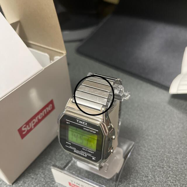 Supreme(シュプリーム)のだんだ様　TIMEX Supreme 腕時計 メンズの時計(腕時計(デジタル))の商品写真