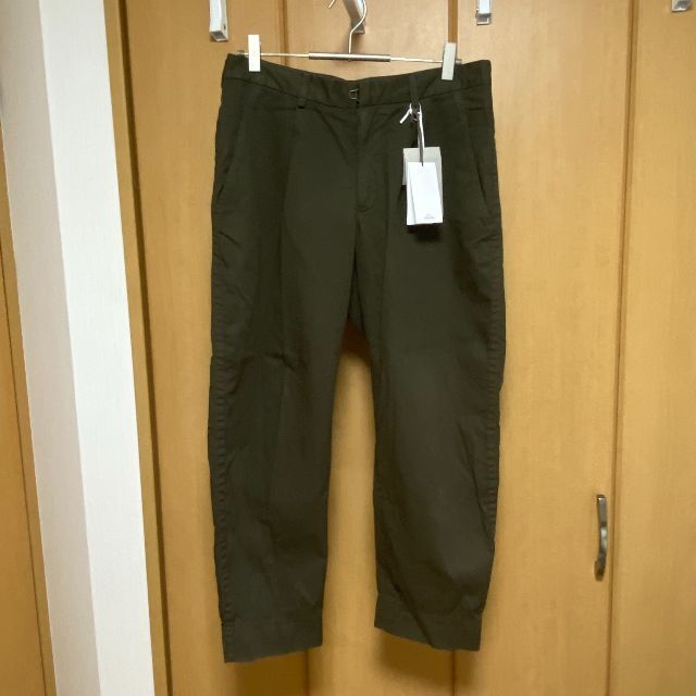 kolor(カラー)のkolor BEACON Chino Cropped Tapered Pants メンズのパンツ(チノパン)の商品写真