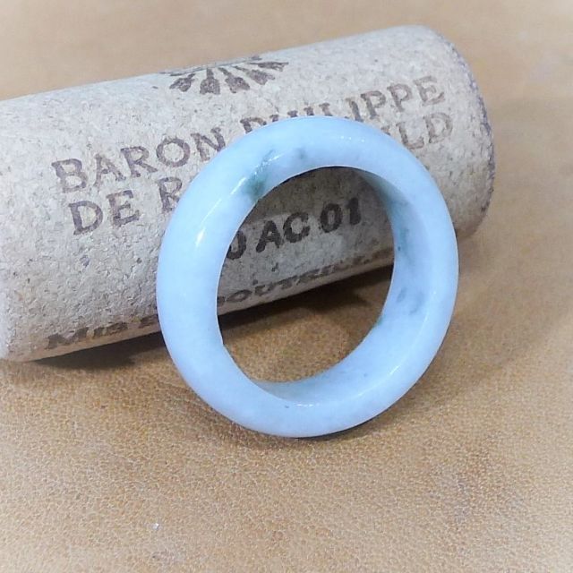 J747　ヒスイ　翡翠　リング　指輪　20.5号　ミャンマー　ジェイド　ジェダイ レディースのアクセサリー(リング(指輪))の商品写真