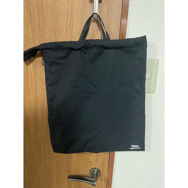 1LDK SELECT(ワンエルディーケーセレクト)のGraphpaper ERA Cooking Coat Bag メンズのバッグ(トートバッグ)の商品写真