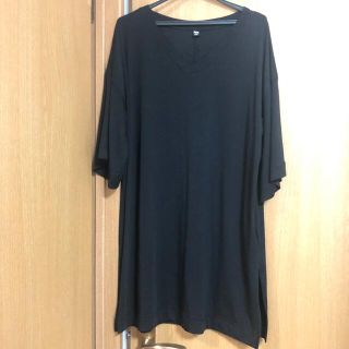 ユニクロ(UNIQLO)の新品　XLユニクロ　Vネック　チュニックTシャツ　黒　テンセル混　しなやか(Tシャツ/カットソー(半袖/袖なし))