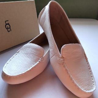 アグ(UGG)の新品☆UGG☆W FLORES（8）(スリッポン/モカシン)