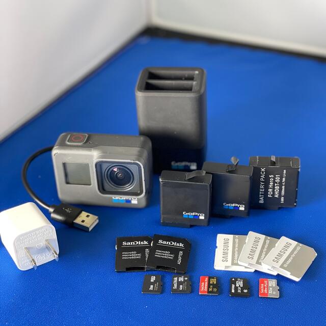 GoPro HERO6 バッテリー3個　メディア多数　その他オプション多数