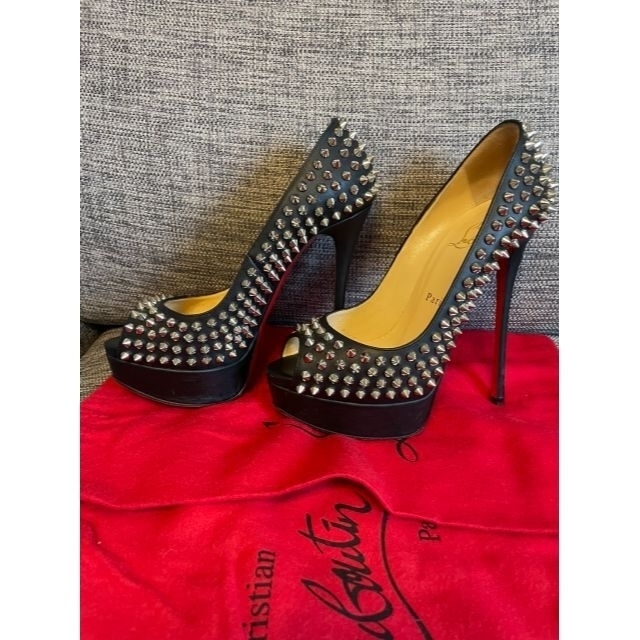 人気絶頂 Christian Louboutin - 【ルブタン】スタッズヒール