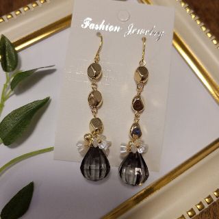 ハンドメイドピアス　イヤリング　ドロップ　ロング(ピアス)