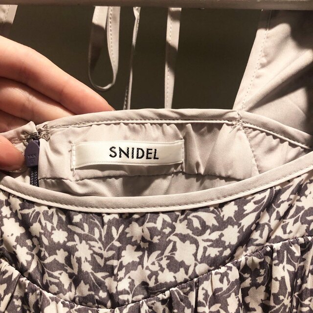 SNIDEL バリエプリントコルセットワンピース