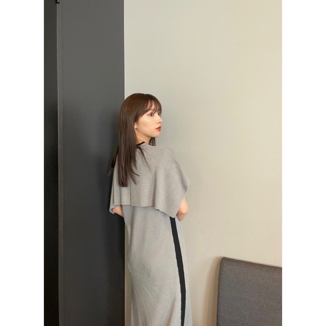 SNIDEL - LEANN MOMENT Bicolor cape knit dress ♡の通販 by 多数出品 ...