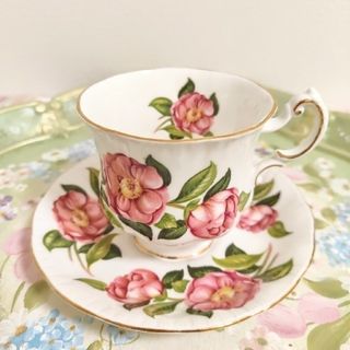 ロイヤルアルバート(ROYAL ALBERT)のビンテージ、パラゴン、カメリアC/S(食器)