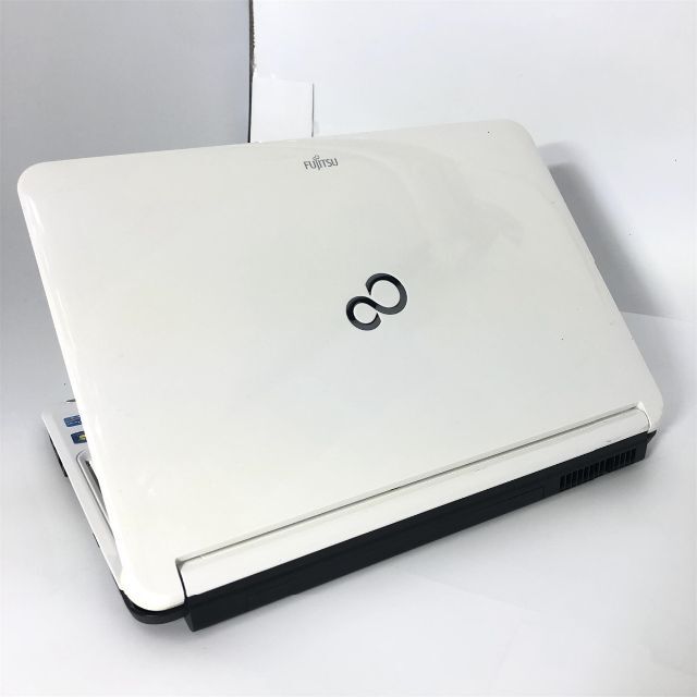 中古美品 ホワイト 15インチ 新品SSD Wi-Fi有 ノートパソコン 富士通の