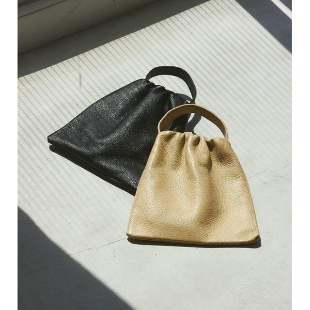 売り切り！トゥディフル　Round Leather Bag ブラック